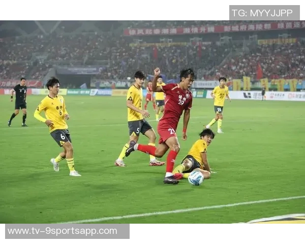 泰州队年轻门将戴曜城感受梦幻时刻全力判断对手射门方向 泰州队年轻门将戴曜城感受梦幻时刻全力判断对手射门方向