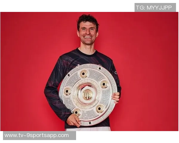 穆勒与德赖塞特尔亲密合影社交媒体上互称传奇人物