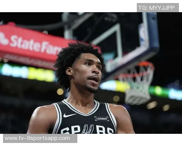 飞天遁地的探花埃奇库姆闪耀全场18投10中斩获26分并贡献5次抢断