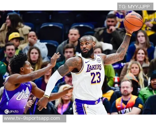 詹姆斯下场休息期间湖人净胜16分他的正负值为何却是14