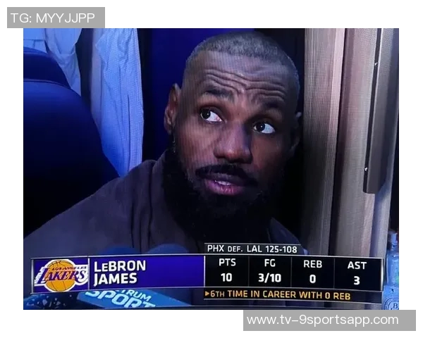 亚当斯边叫疼边偷瞄镜头ESPN配詹姆斯搞笑表情引发热议